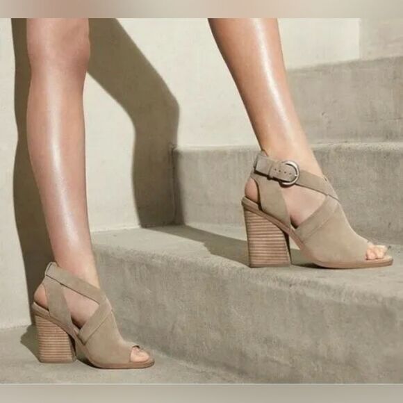 Marc Fisher Vega Women's Taupe Natural Suede Leather Block Heel Sandals Size 11 - Picture 1 of 13
